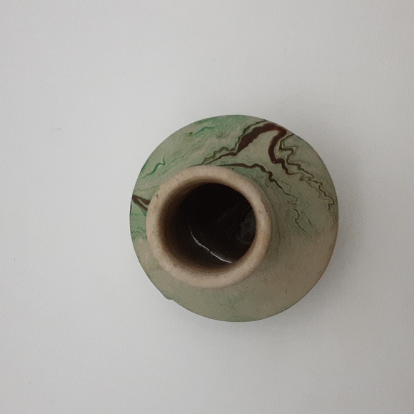 Vintage Nemadji Pottery Vase 3.5" Green/Brown Swirl - Picture 5 of 7